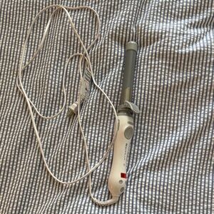 The Beachwaver Co. White and Gray Hair Styler